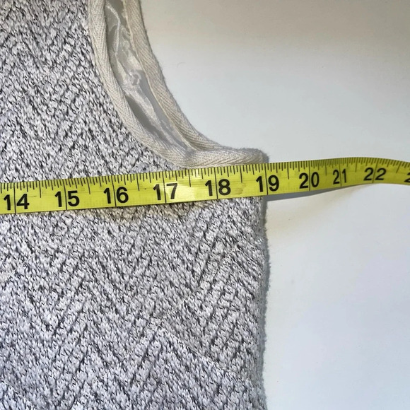 Maurices Cream & Gray Chevron Pocket Full Tweed Zip Vest Medium Women’s - Picture 6 of 10